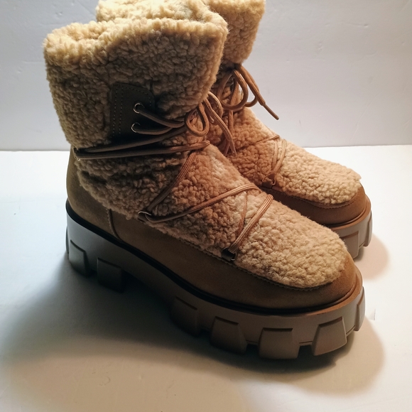 Cozy Tan Shearling Women's Boots - Picture 2 of 6